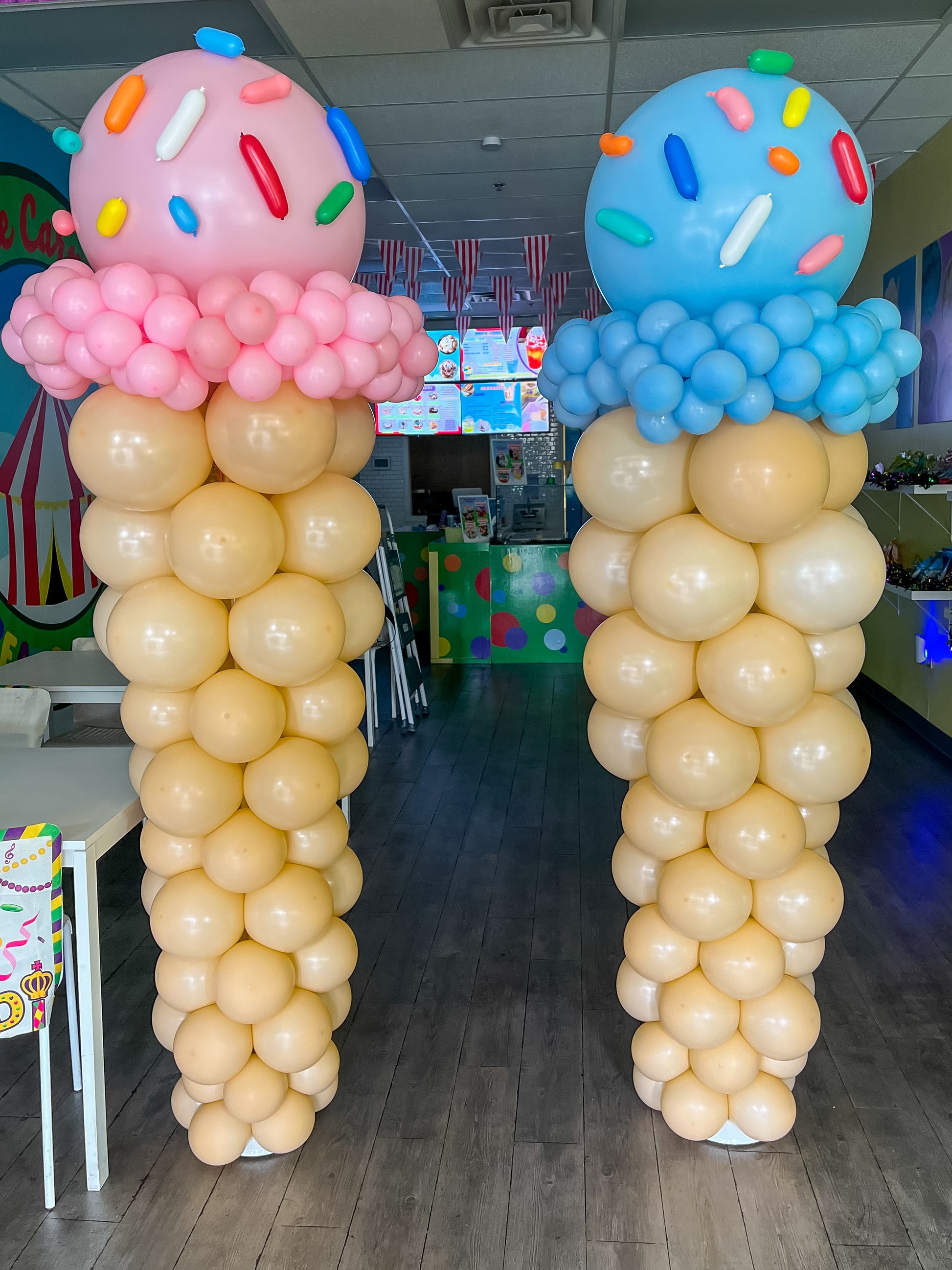 6-7ft Custom Balloon Columns – Details and Decor